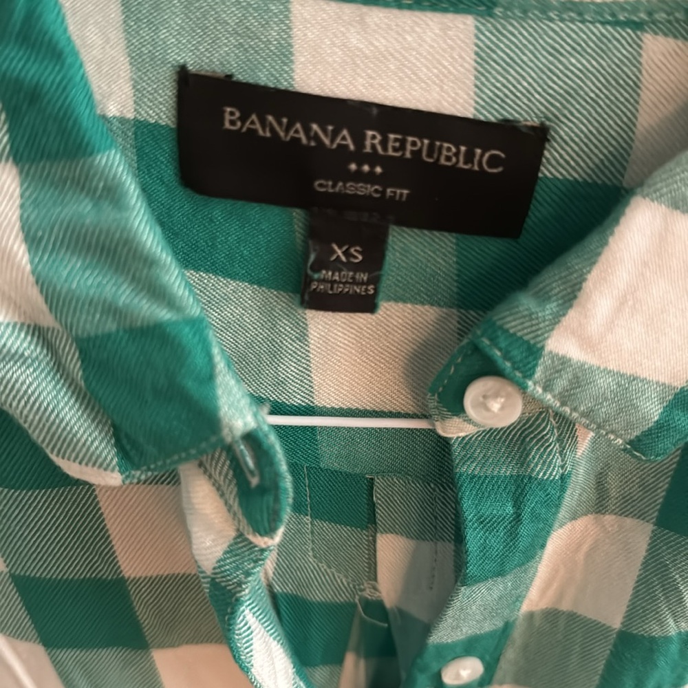 Lot of 2 Beautiful silky soft Banana Republic Tops (sz Small and a size XS)